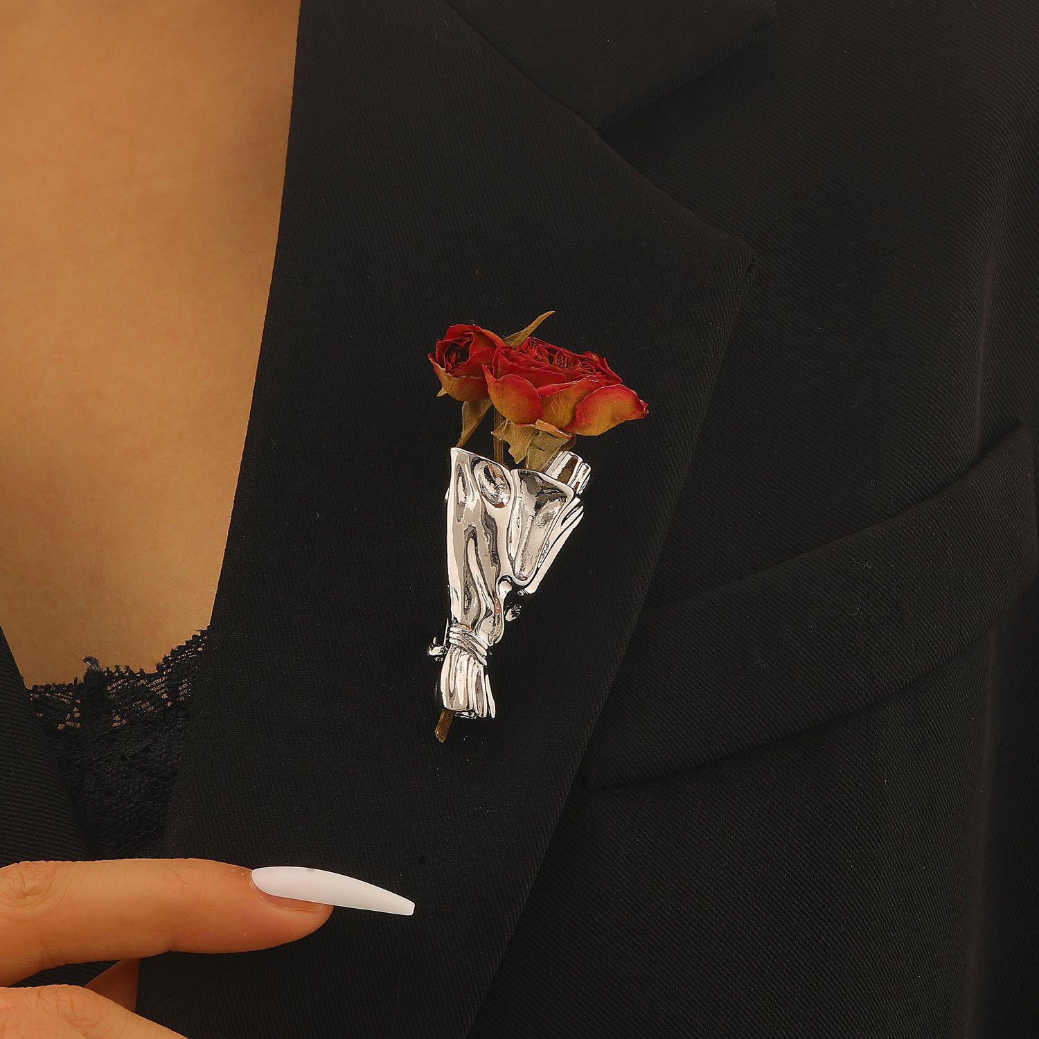 Creative Metal Bouquet Brooch  - Men Accessories Bouquet 评论和价格