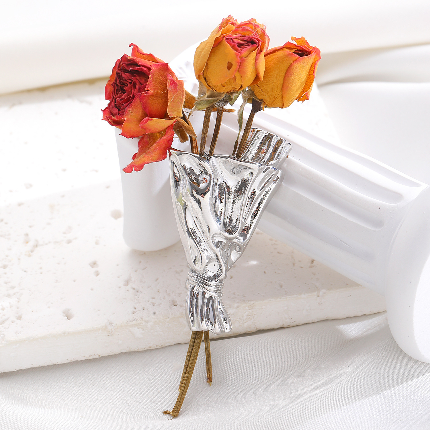 Creative Metal Bouquet Brooch  - Men Accessories Bouquet 评论和价格