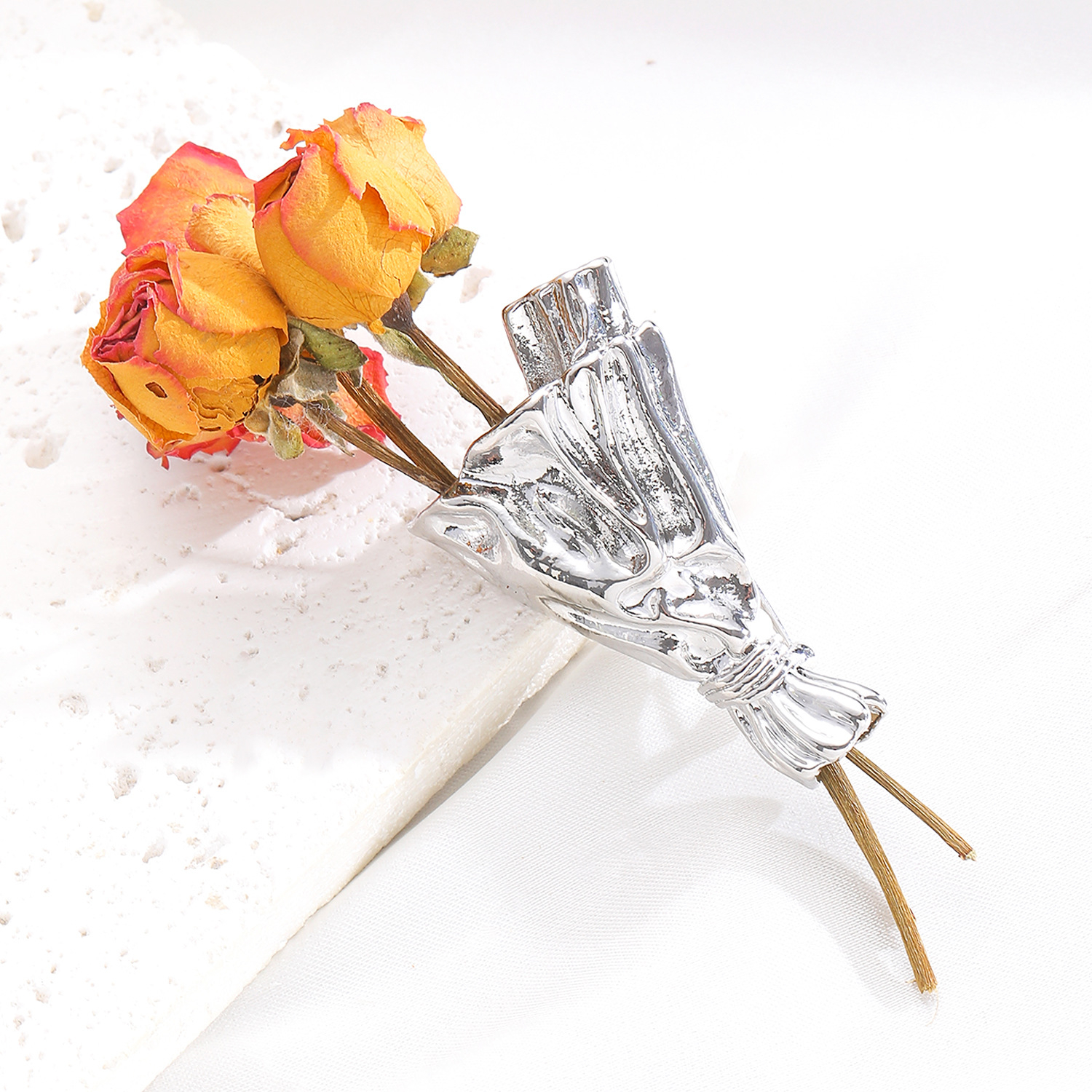 Creative Metal Bouquet Brooch  - Men Accessories Bouquet 评论和价格